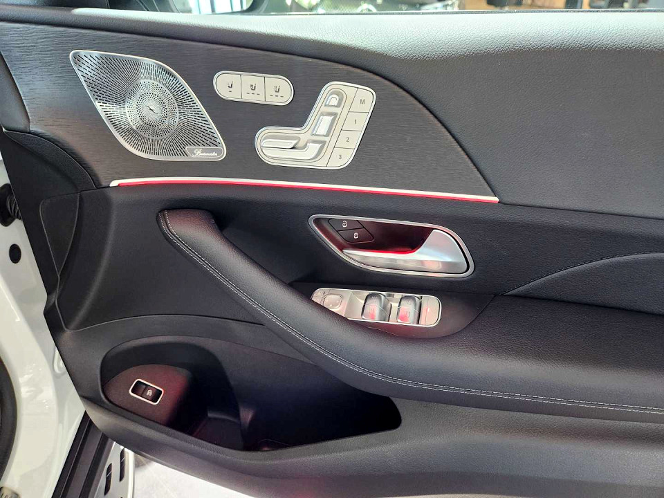 Photo 12 of 20