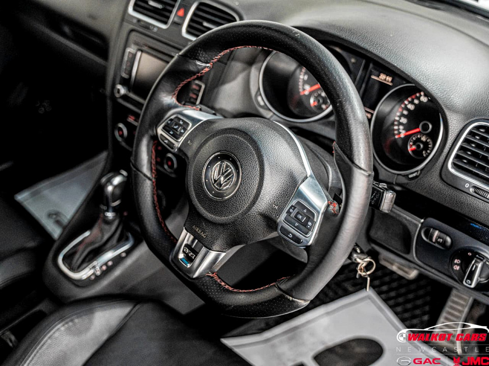 Photo 10 of 30