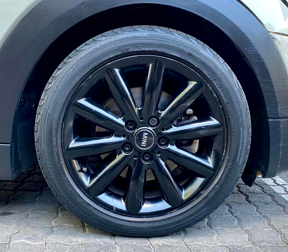 Photo 9 of 18