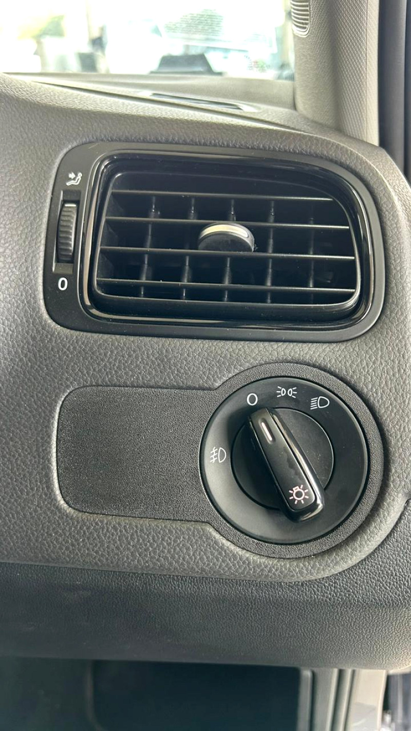 Photo 18 of 23