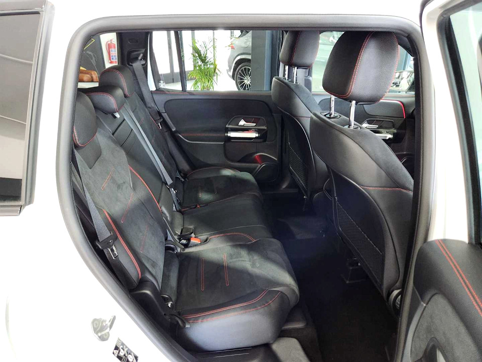 Photo 17 of 20