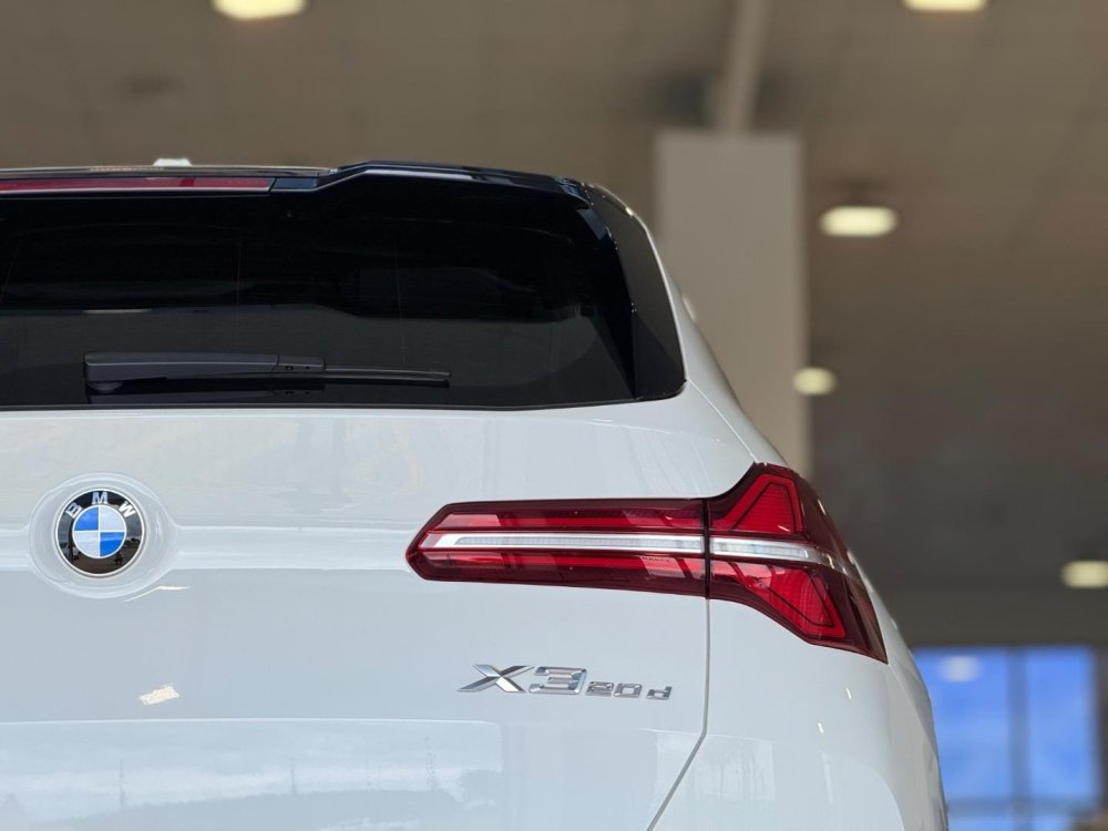 Photo 12 of 28