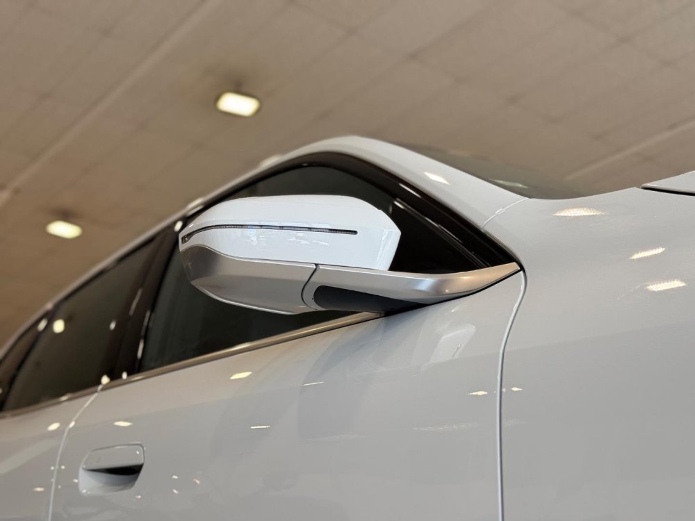 Photo 13 of 28