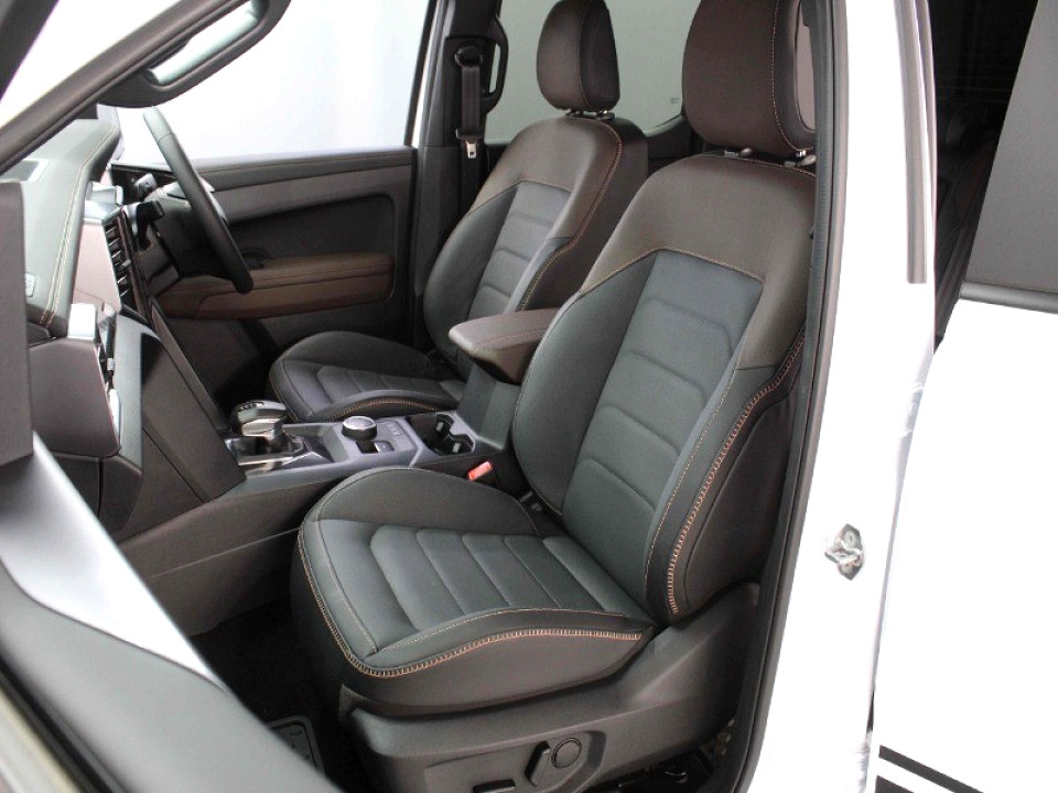 Photo 11 of 23