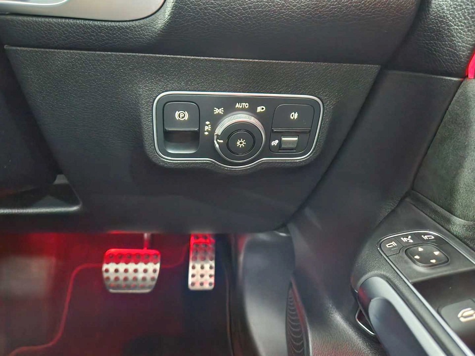 Photo 18 of 20