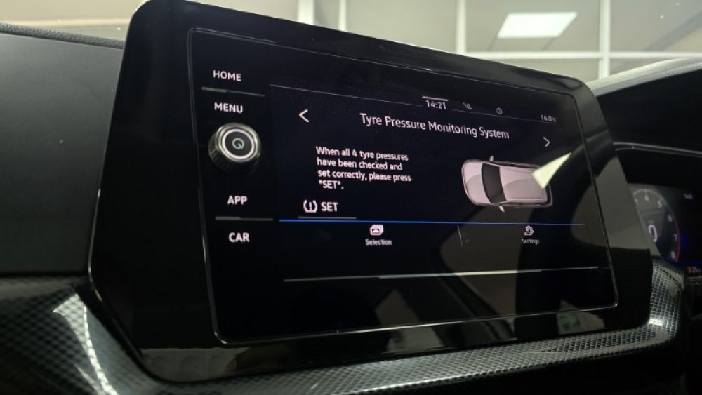 Photo 11 of 24