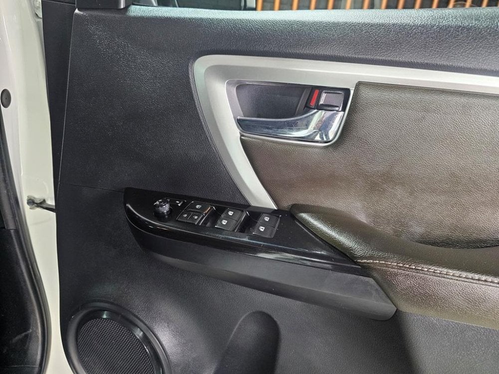 Photo 8 of 28