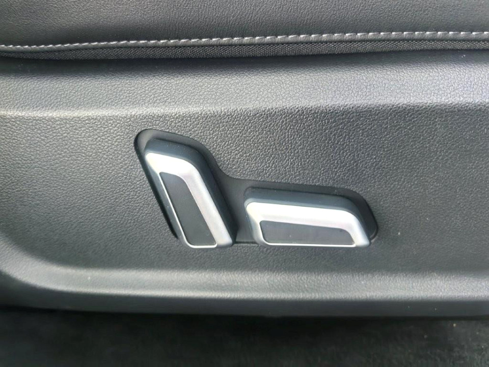 Photo 18 of 21