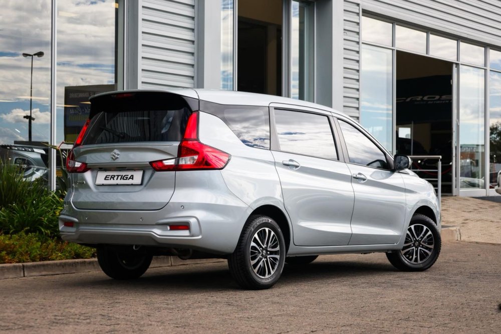 Photo 5 of 14