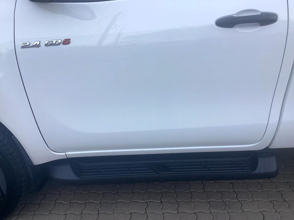 Photo 16 of 28