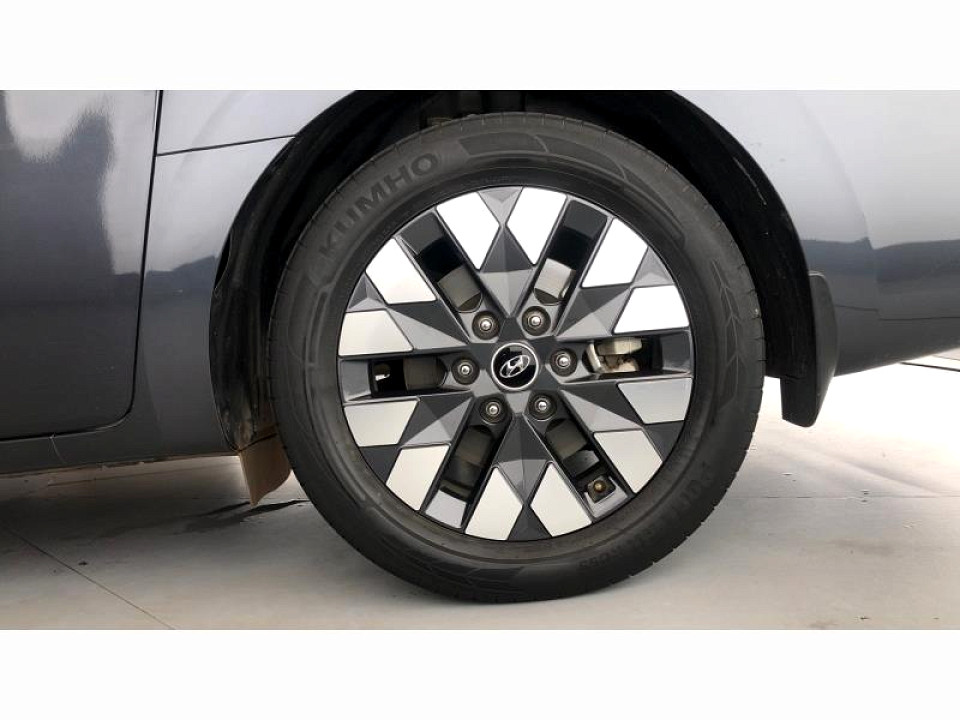 Photo 19 of 28