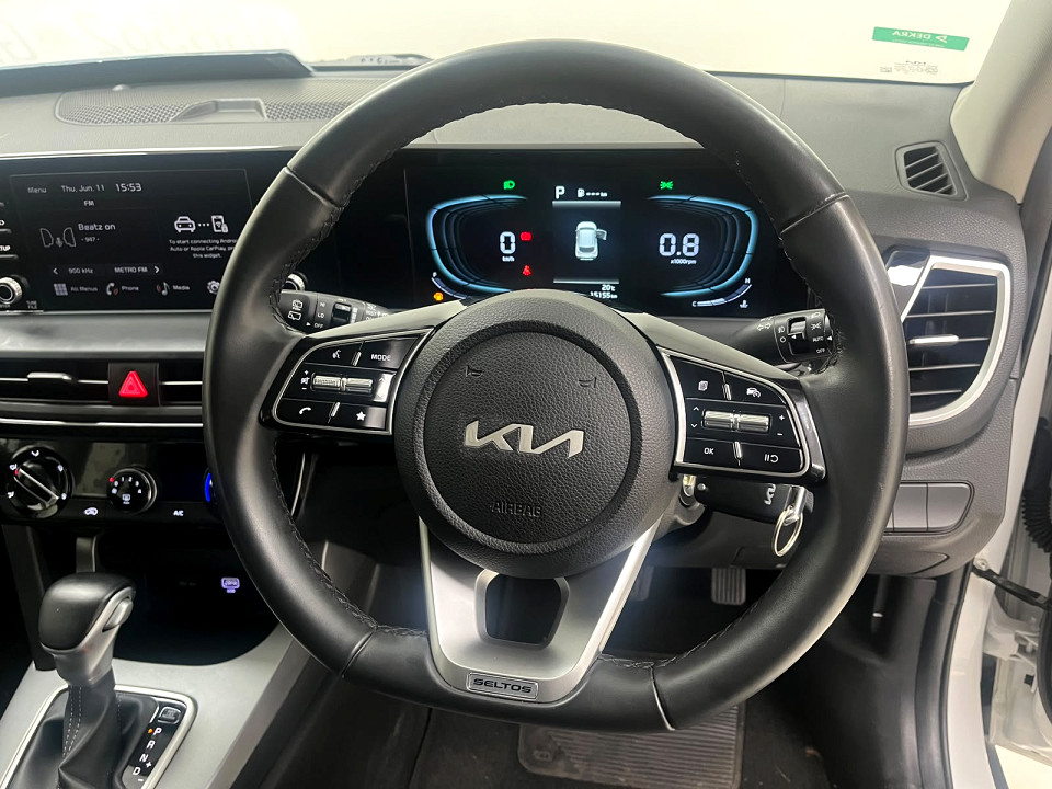 Photo 16 of 28