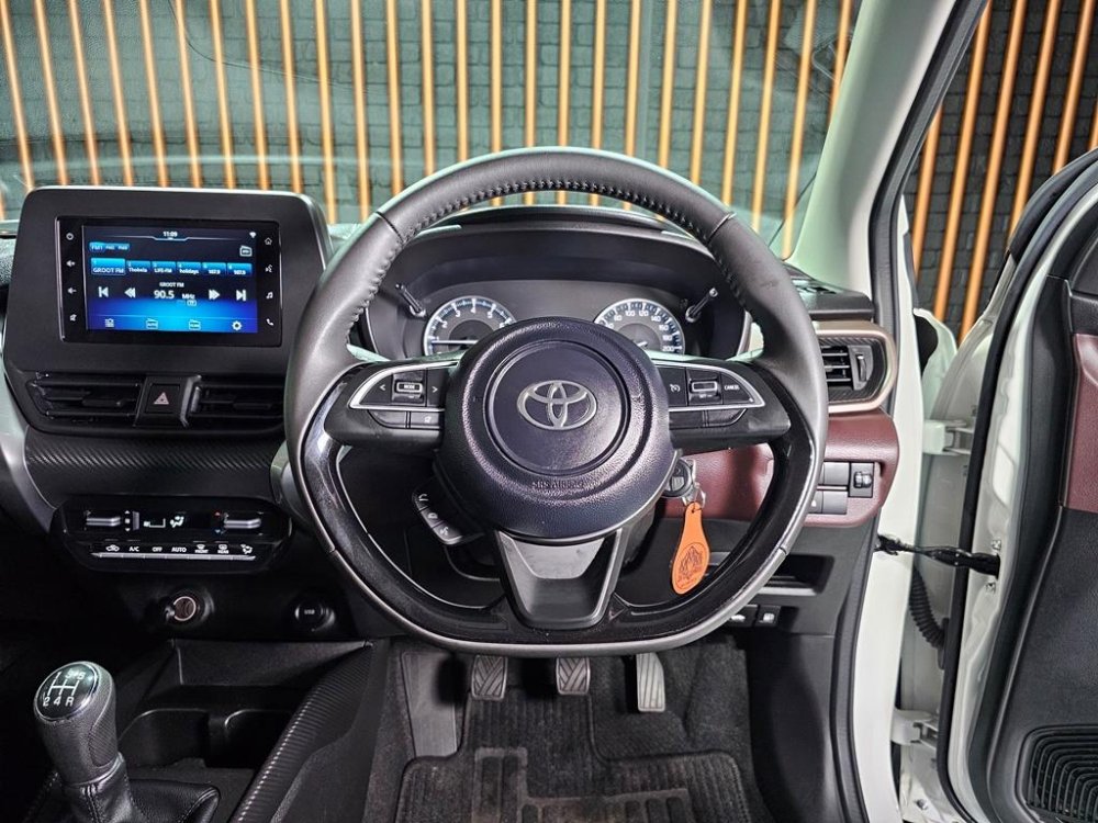 Photo 10 of 30
