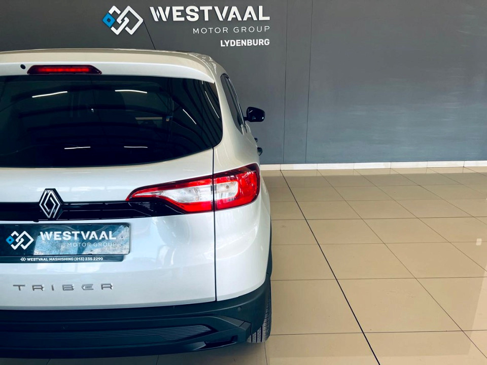 Photo 7 of 24