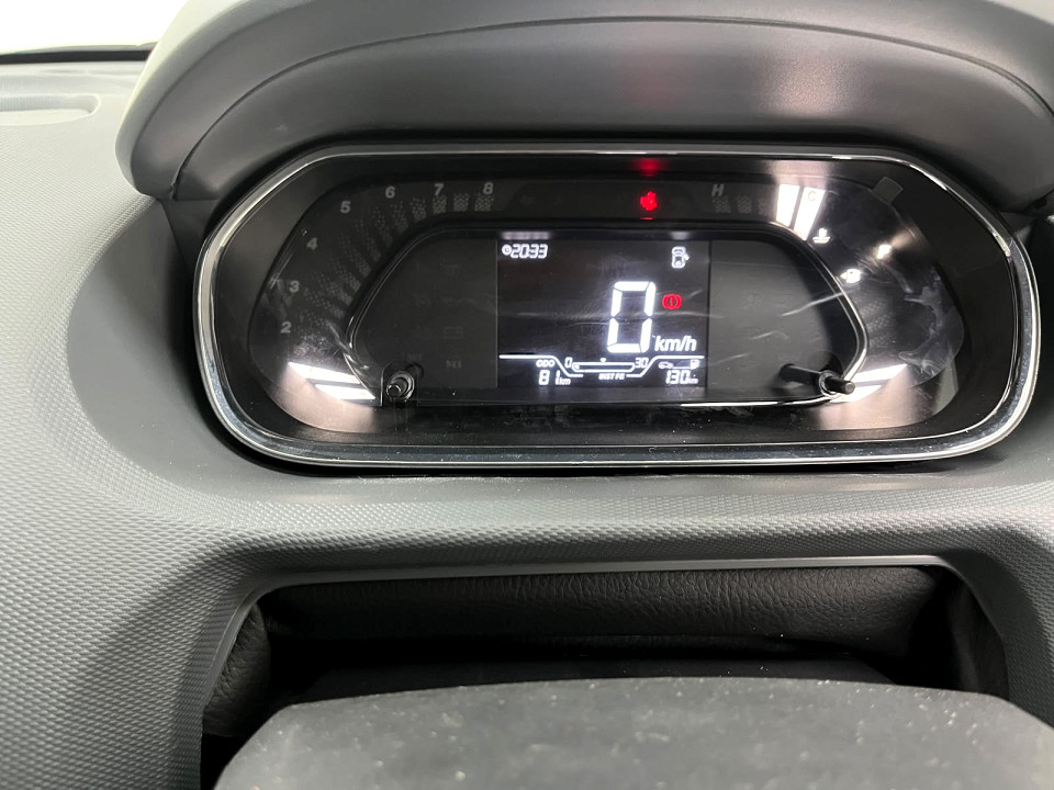 Photo 18 of 28