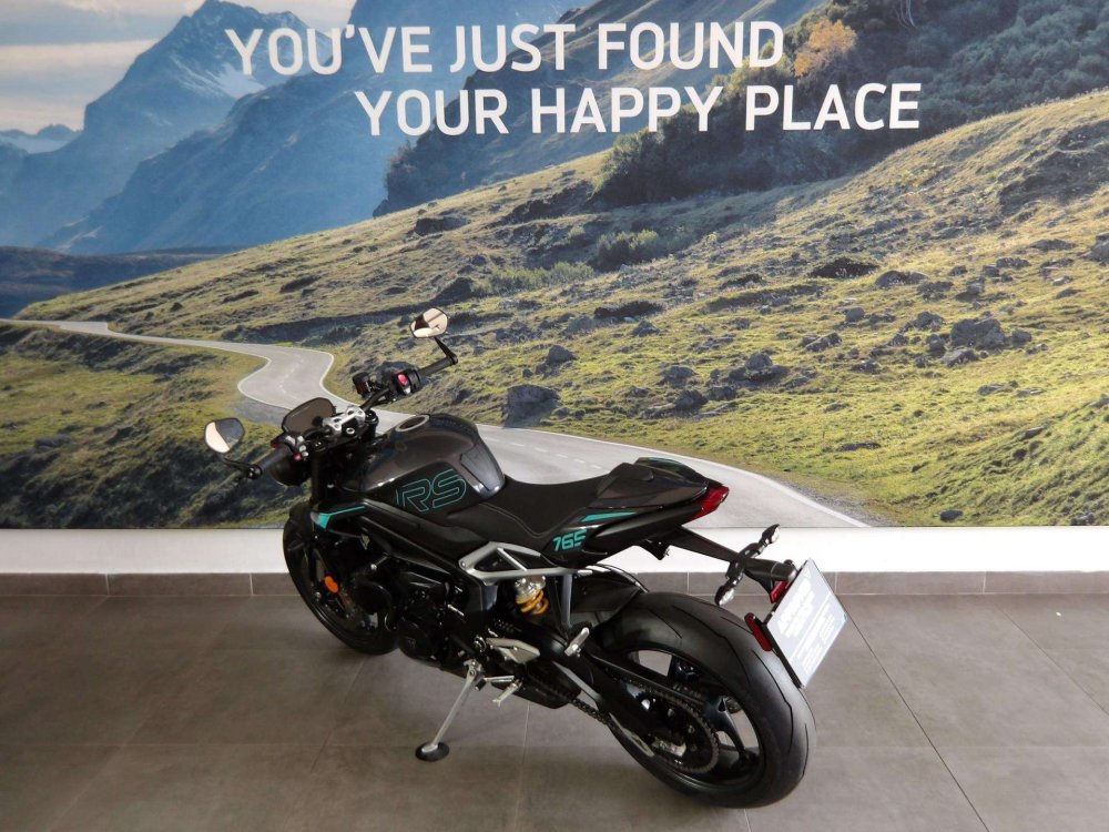 Photo 4 of 6
