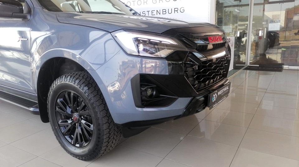 Photo 4 of 24