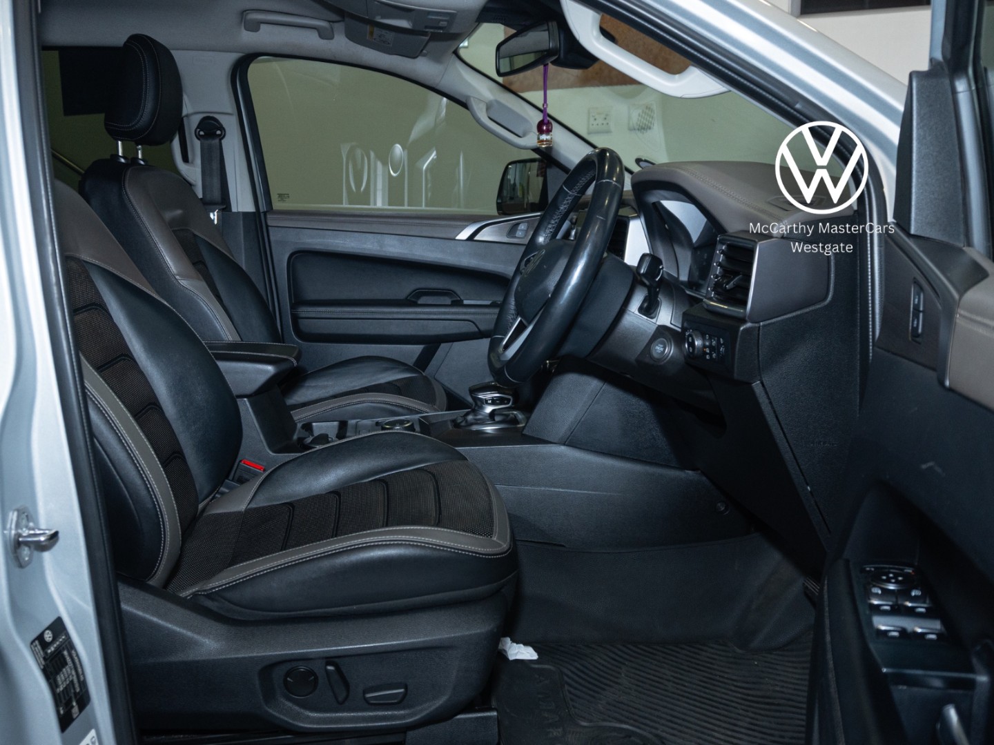 Photo 18 of 32