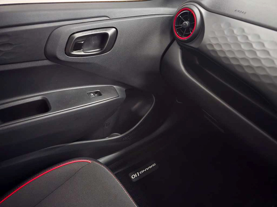 Photo 9 of 30