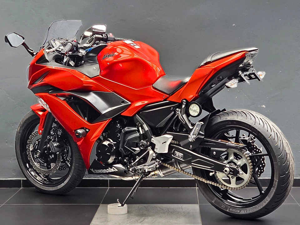 Photo 7 of 18