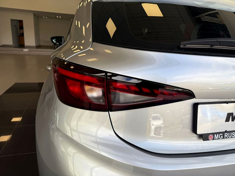 Photo 11 of 21