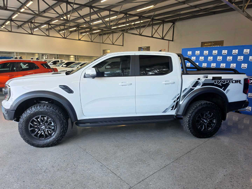 Photo 3 of 18