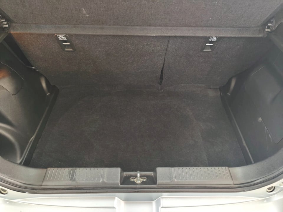 Photo 19 of 27