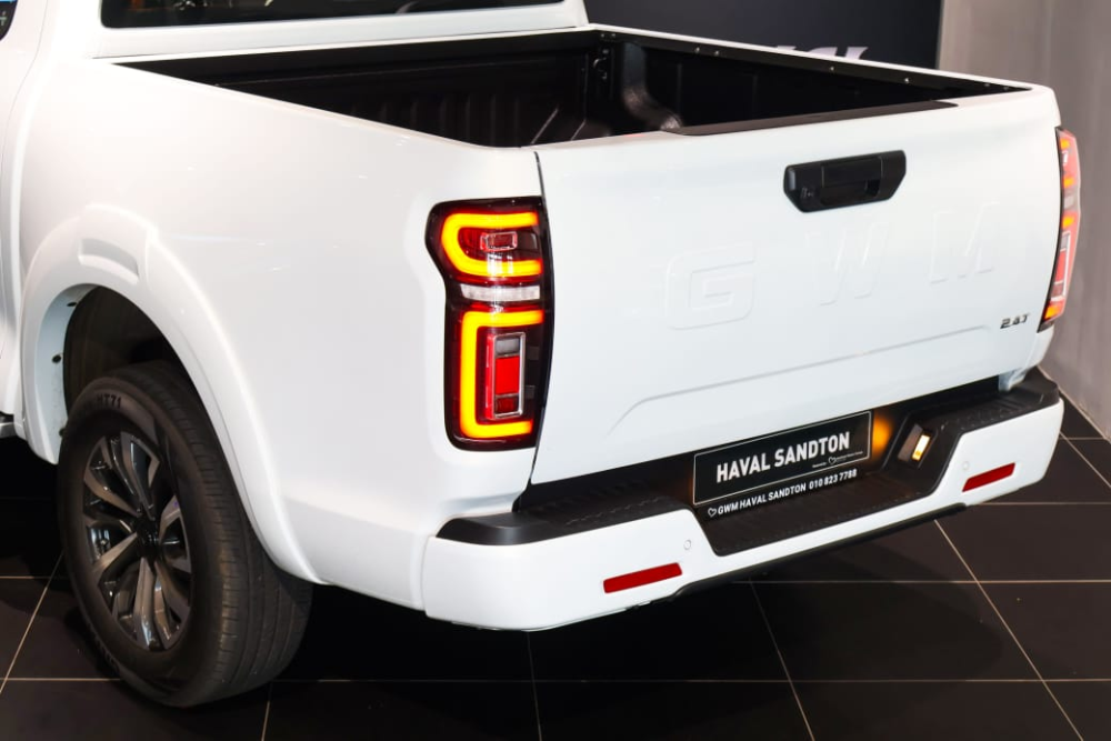 Photo 7 of 18