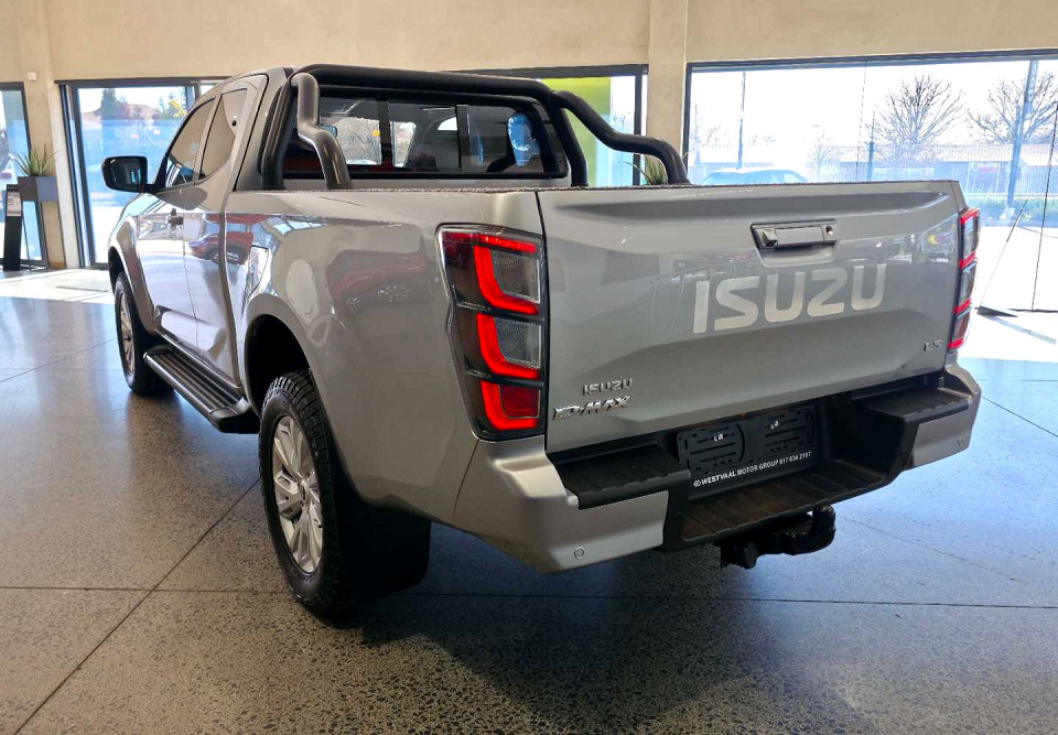 Photo 3 of 16