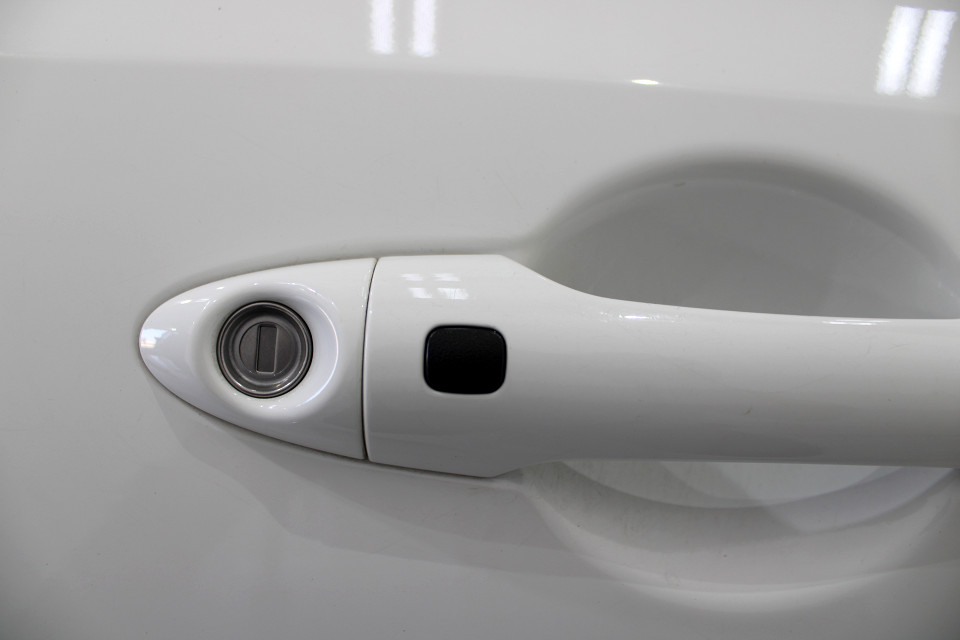 Photo 7 of 28