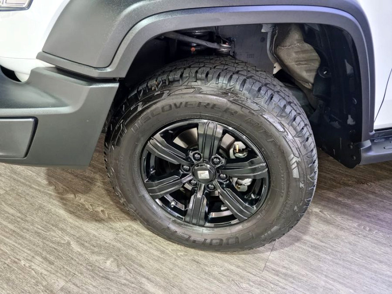 Photo 8 of 28