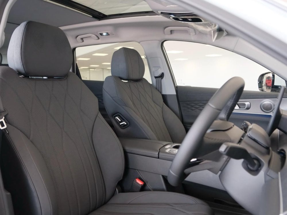 Photo 11 of 29