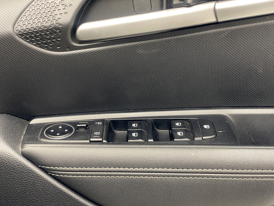 Photo 11 of 25