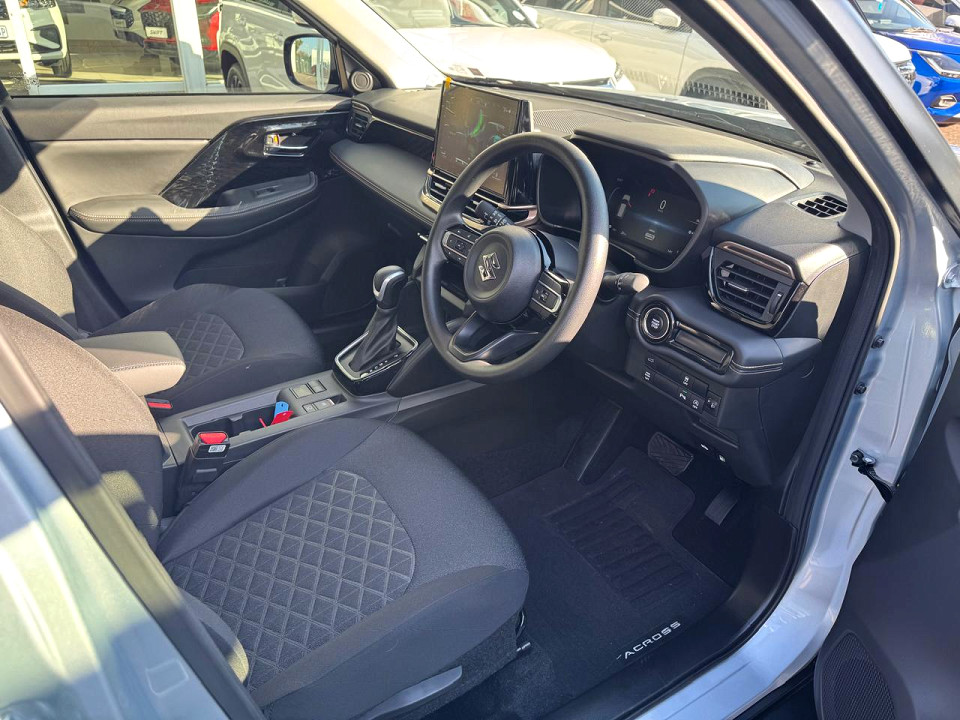 Photo 11 of 27