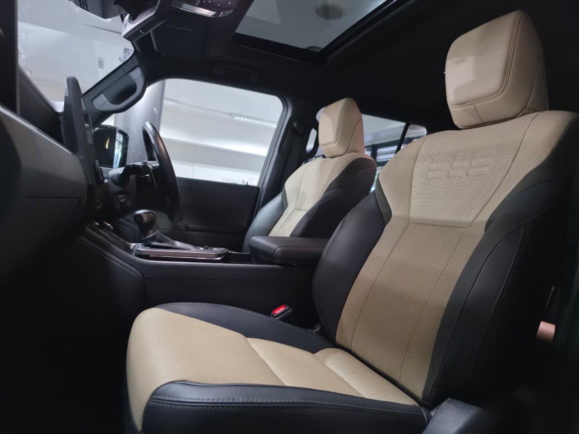 Photo 7 of 26