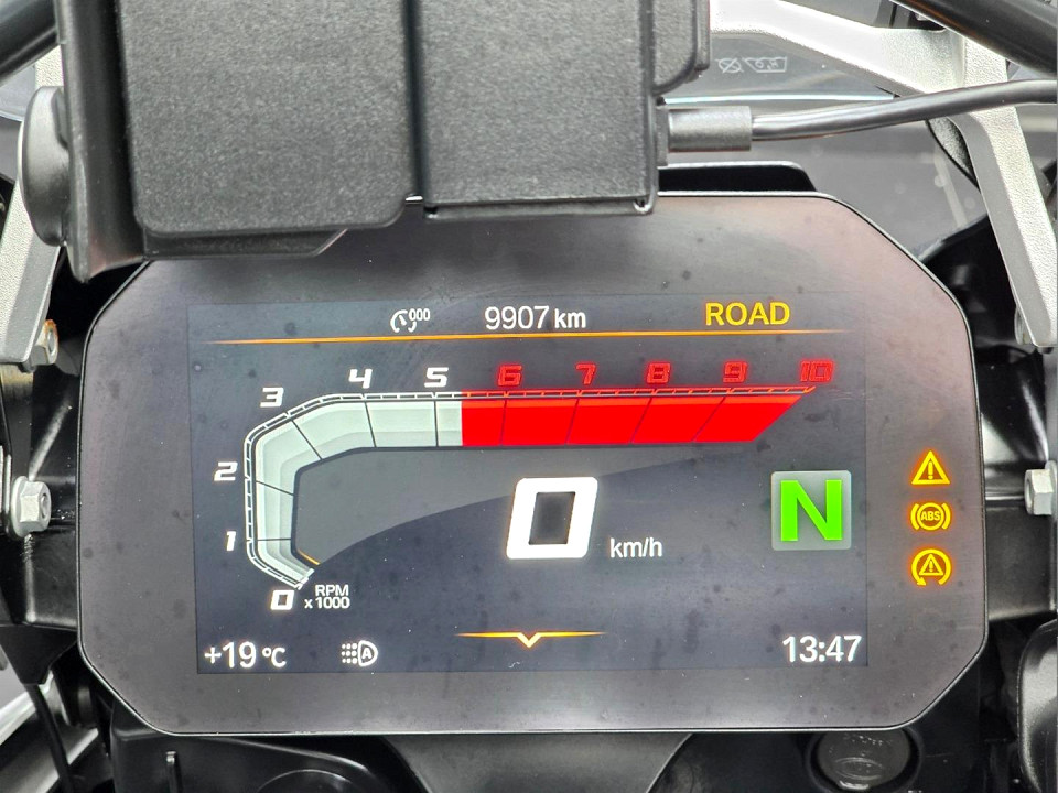 Photo 4 of 18