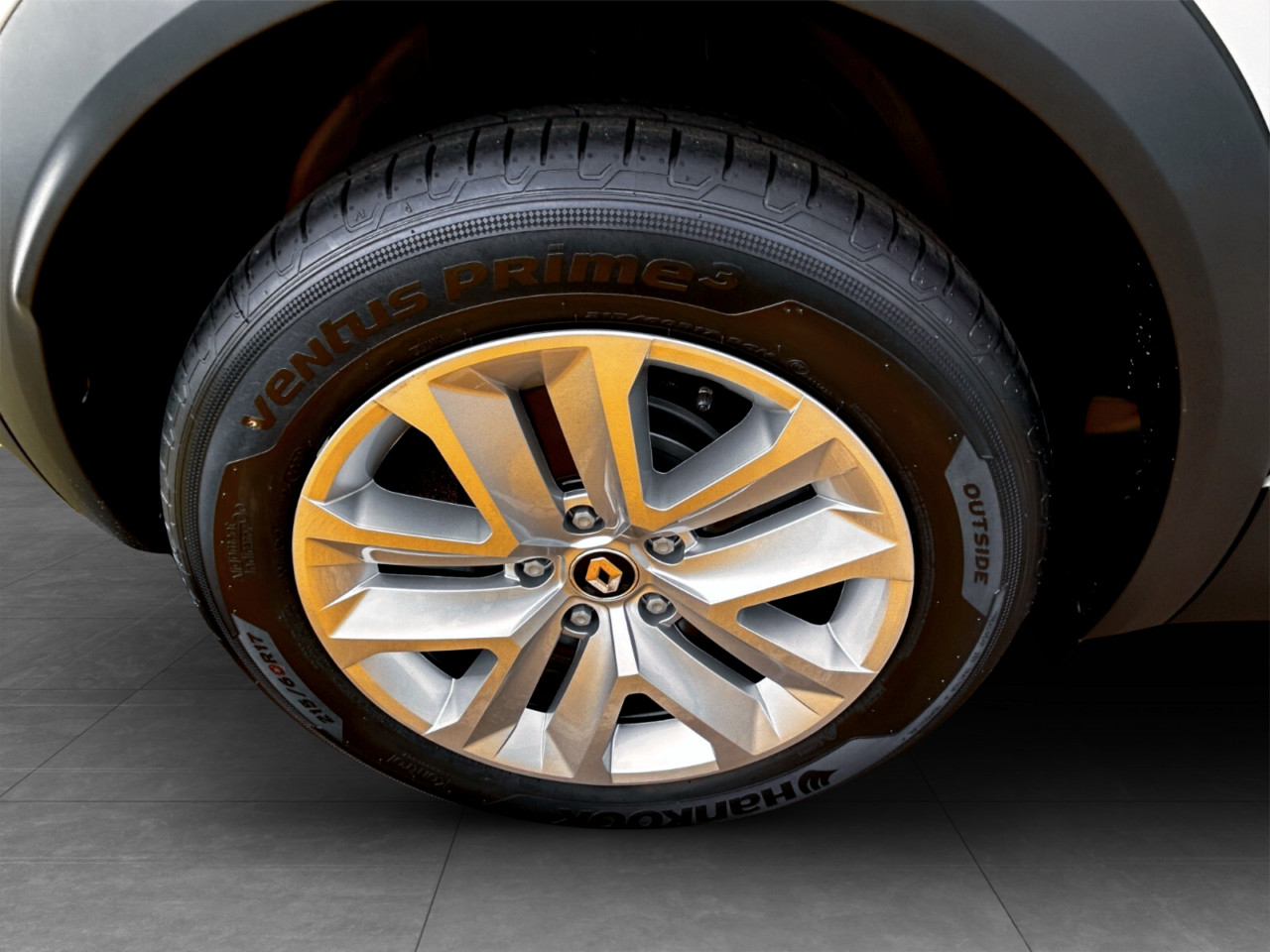 Photo 11 of 18