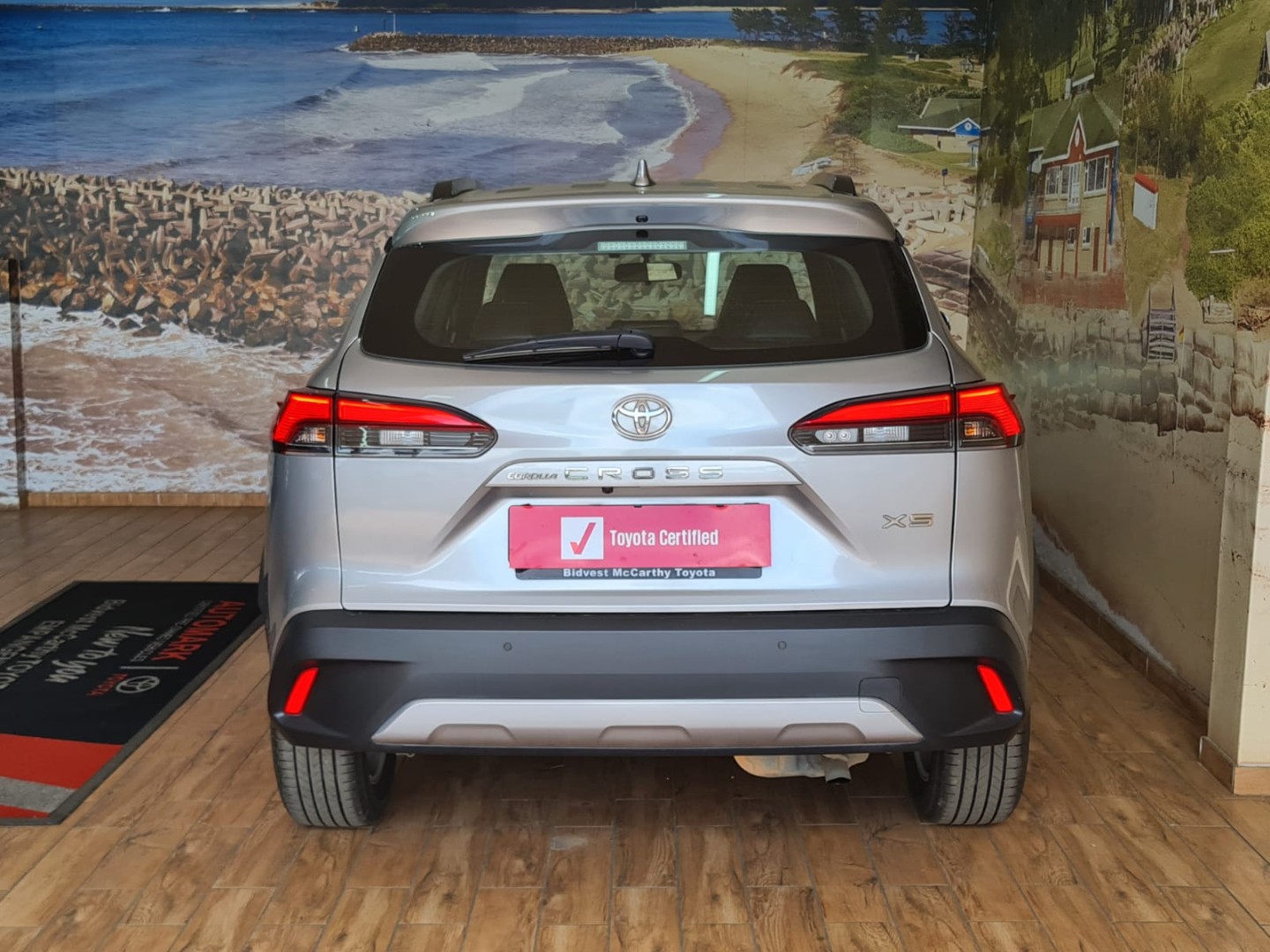 Photo 5 of 8
