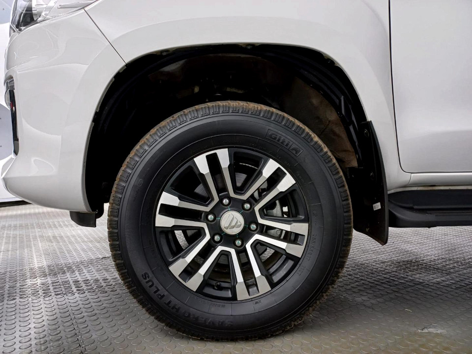 Photo 21 of 25