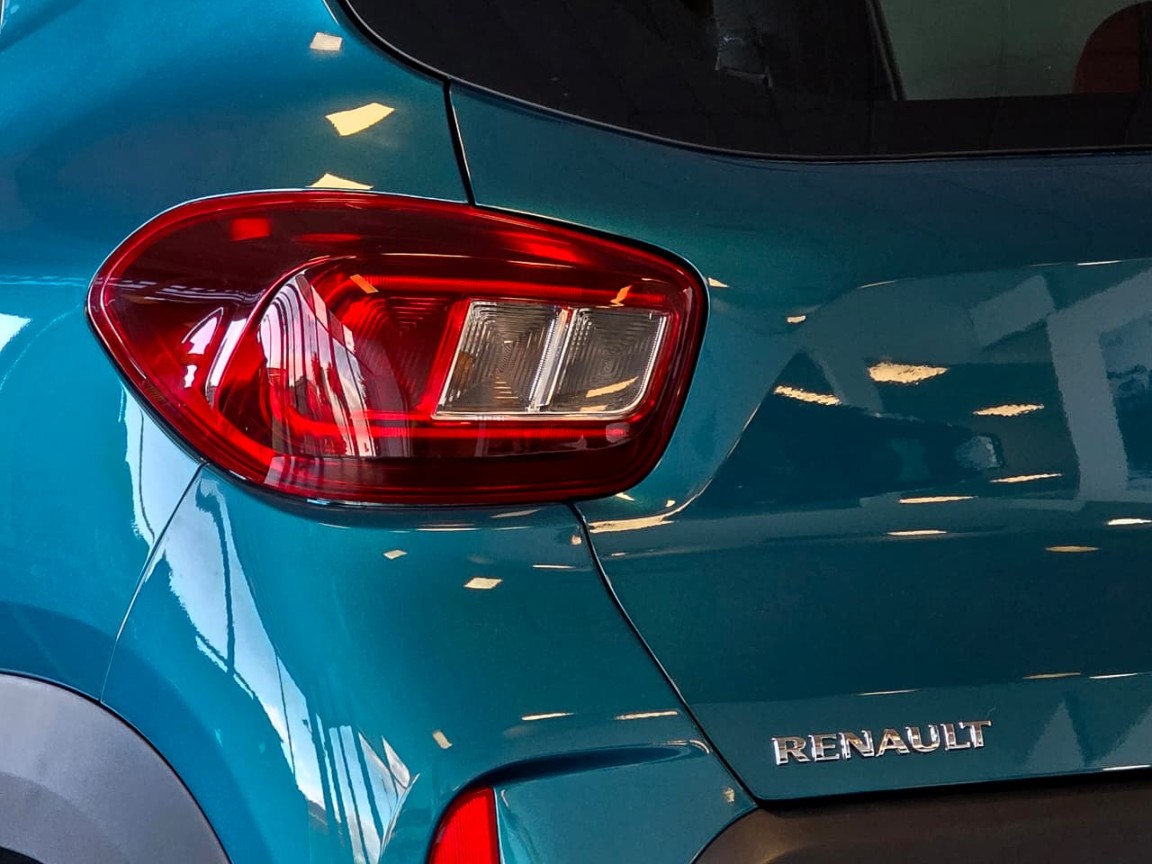 Photo 9 of 27