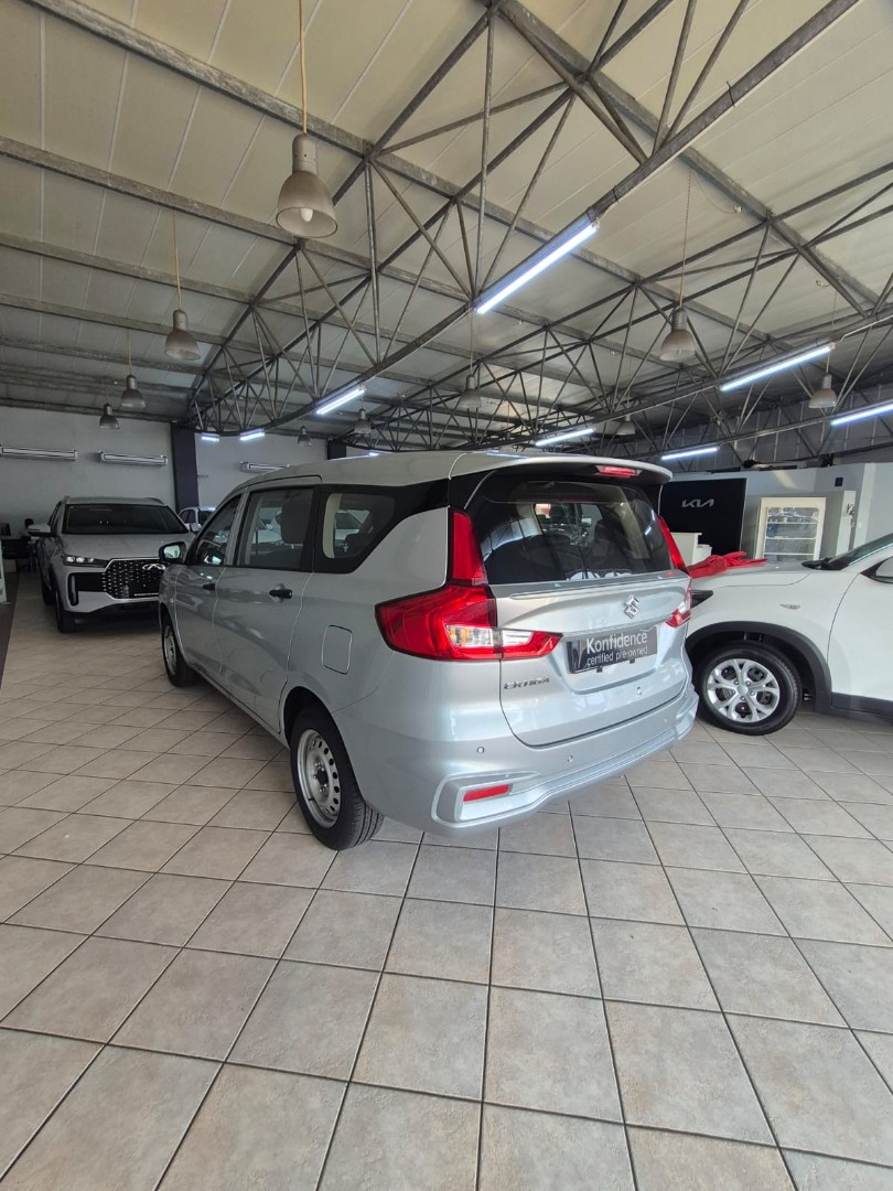 Photo 7 of 26