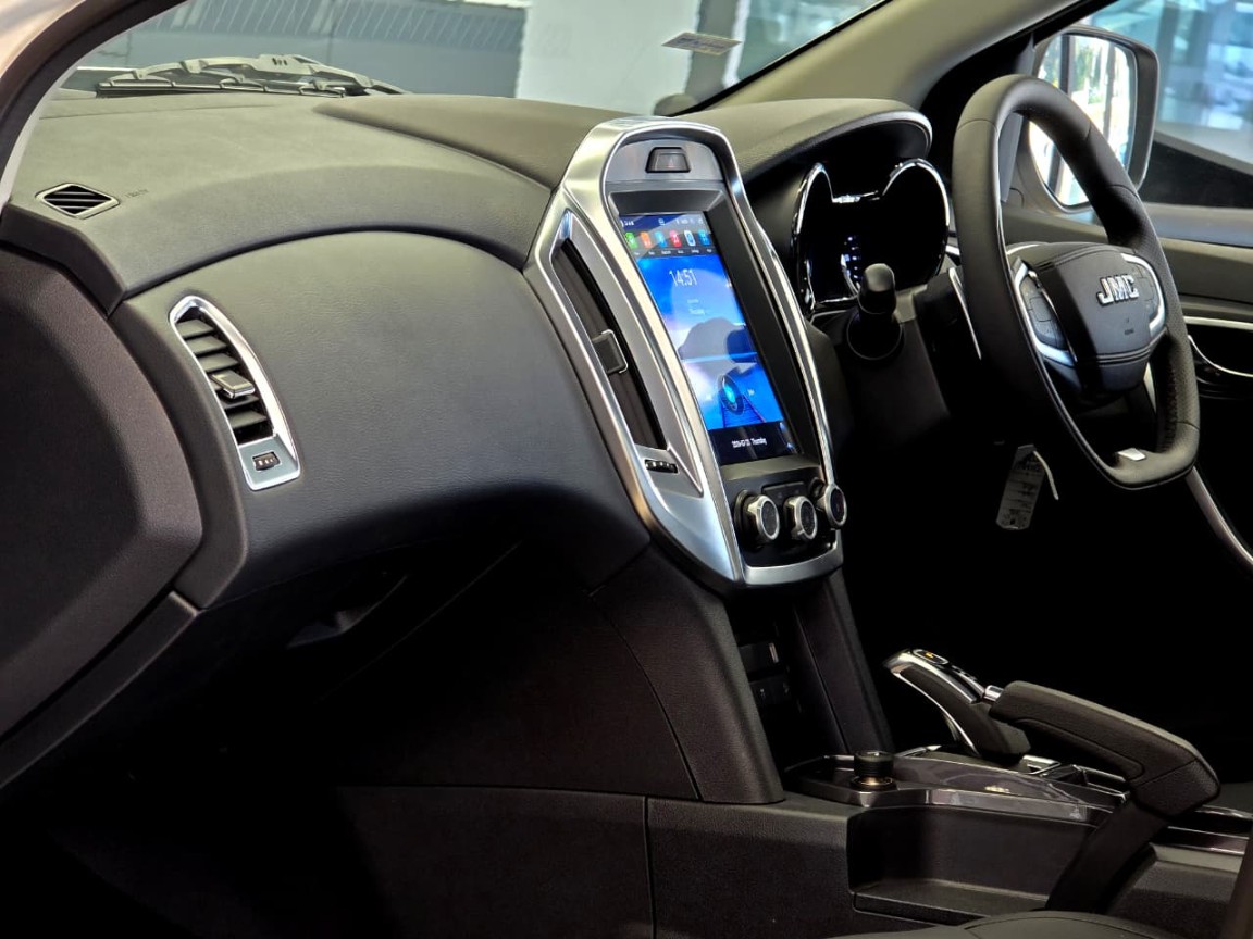 Photo 10 of 33