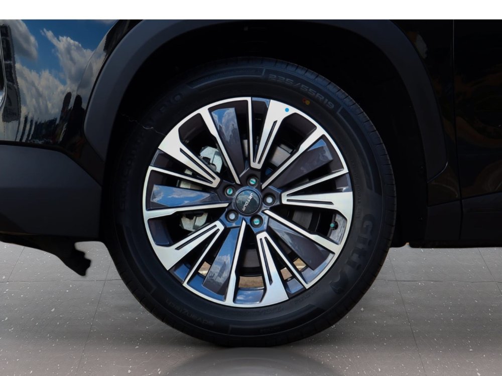 Photo 13 of 32