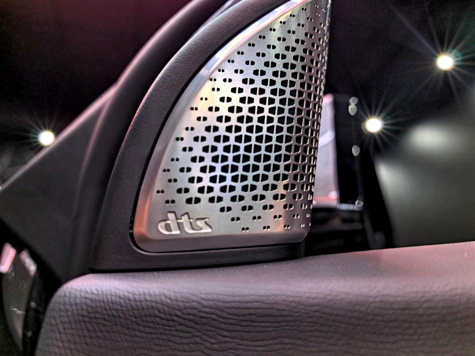 Photo 21 of 27