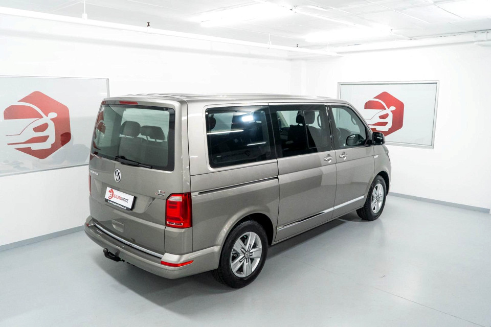 Photo 18 of 30