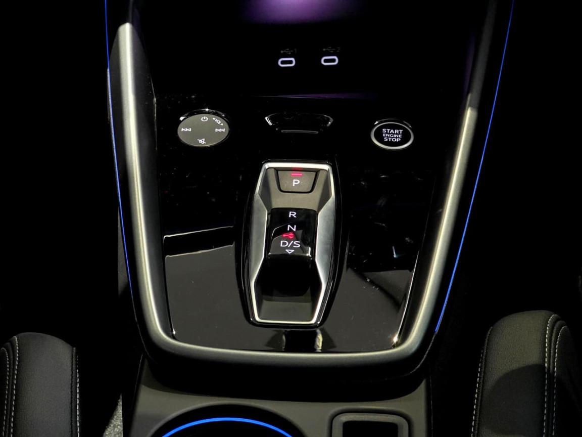 Photo 17 of 27