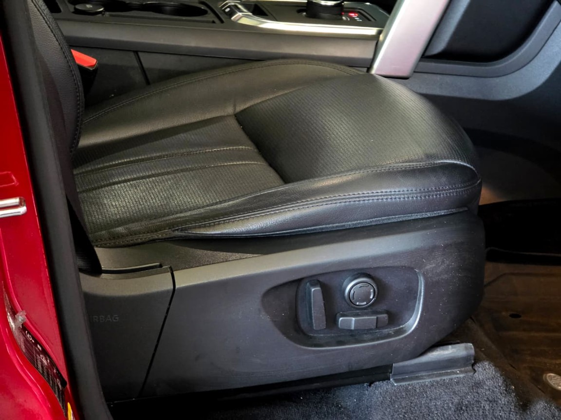 Photo 28 of 30