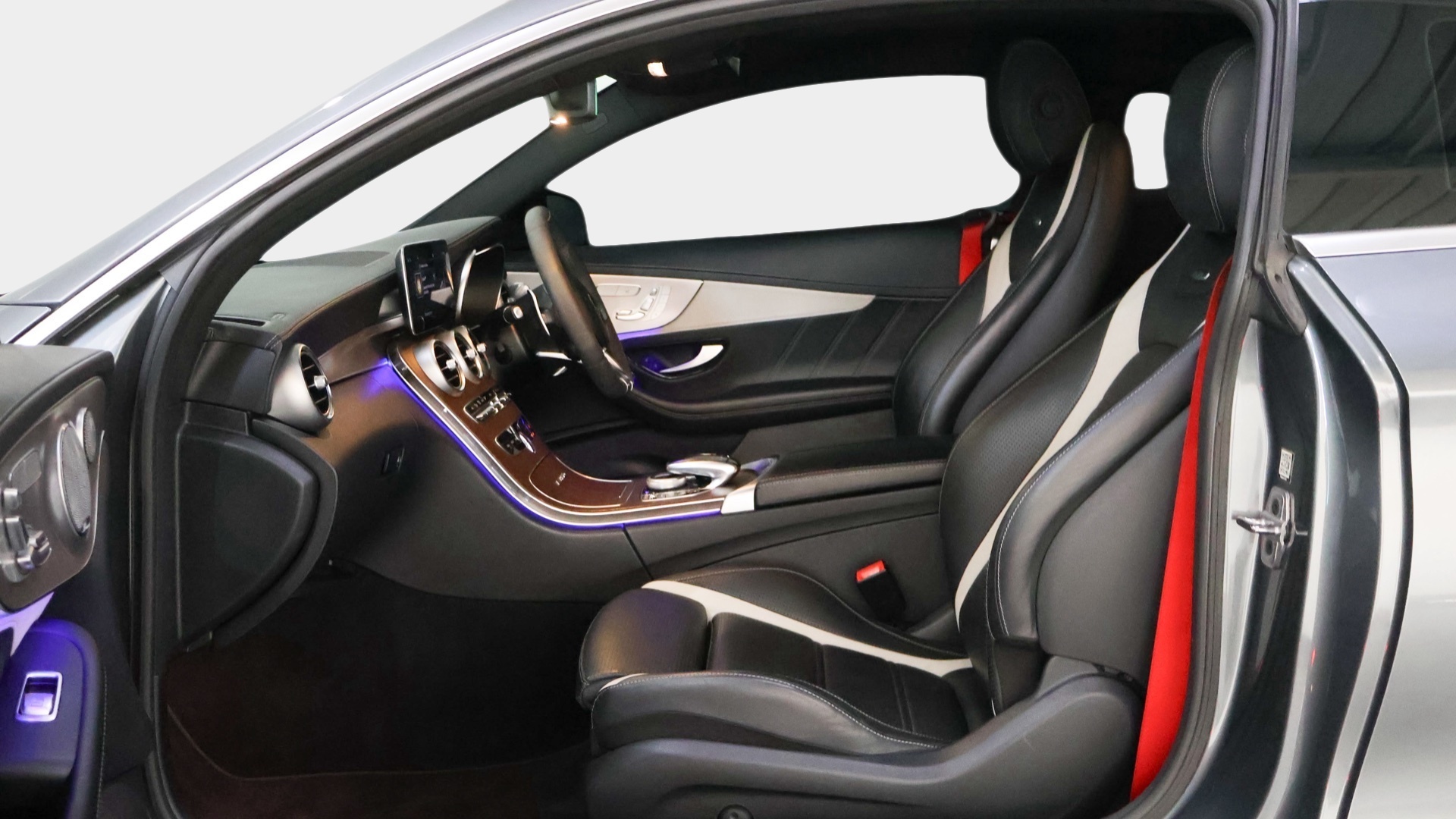 Photo 21 of 24