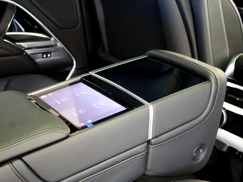 Photo 18 of 25