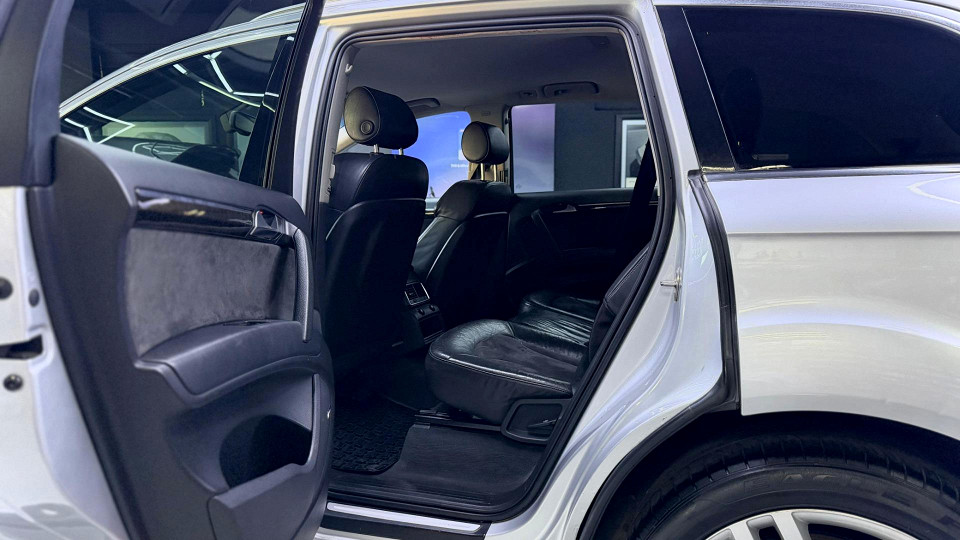 Photo 19 of 28
